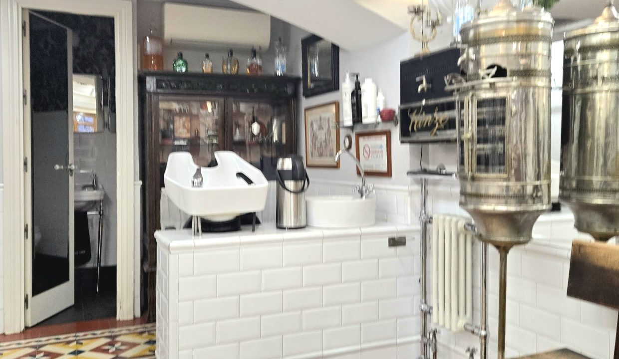 a813af4b-1965-4ccb-b674-5e09669fcd72